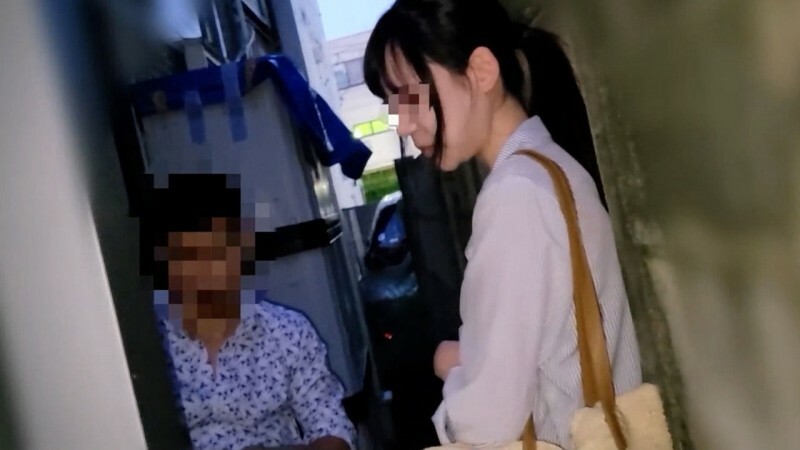 FC2-PPV-4577300 [Individu] Seorang istri muda dihukum dengan penis orang asing. Meskipun dia membencinya, tubuh sensitifnya tidak berhenti dan dia mel